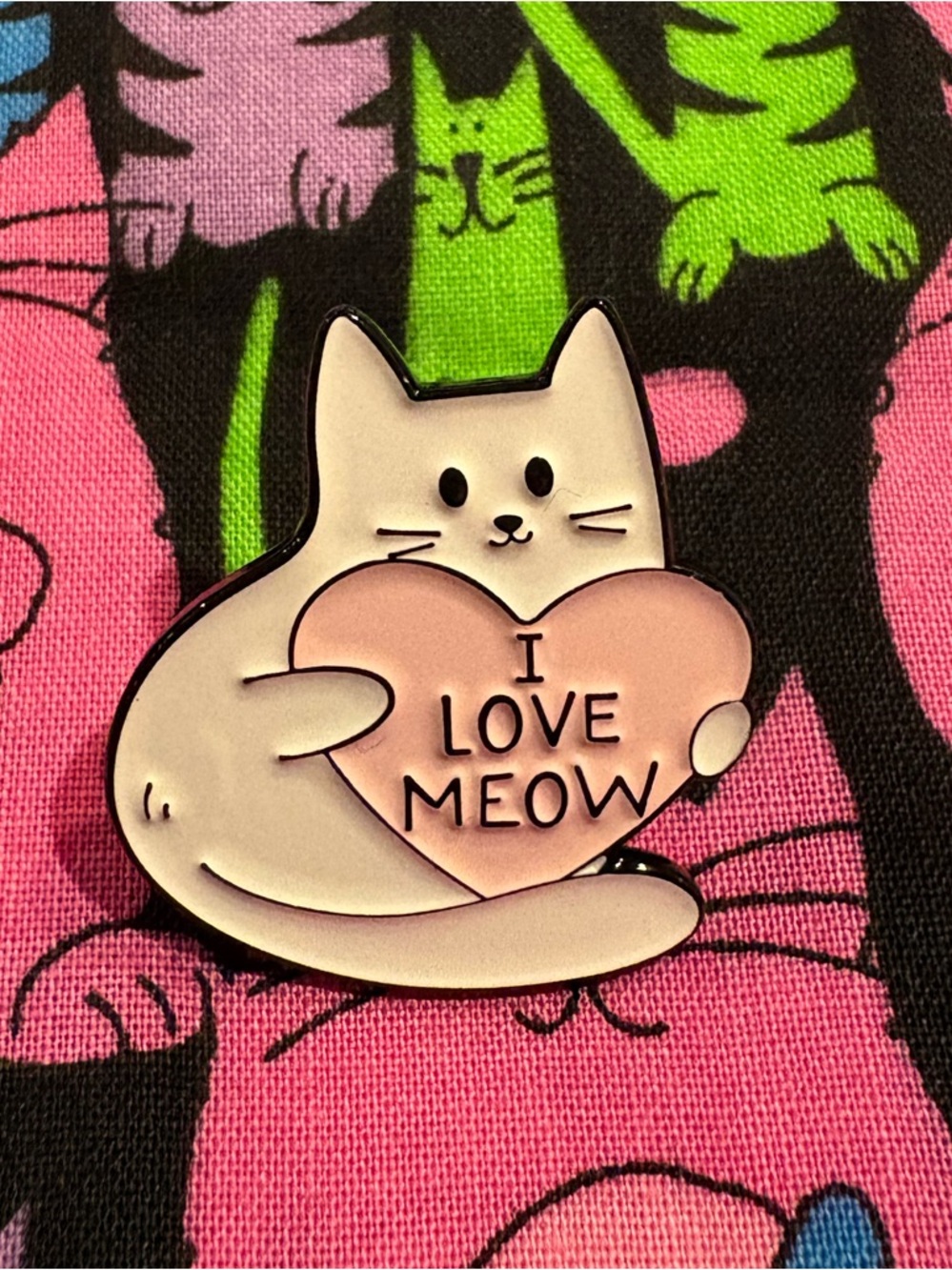 ✨Bundle 2 for $12 or 3 for $15 enamel pins✨- Cat Pin "I Love Meow"